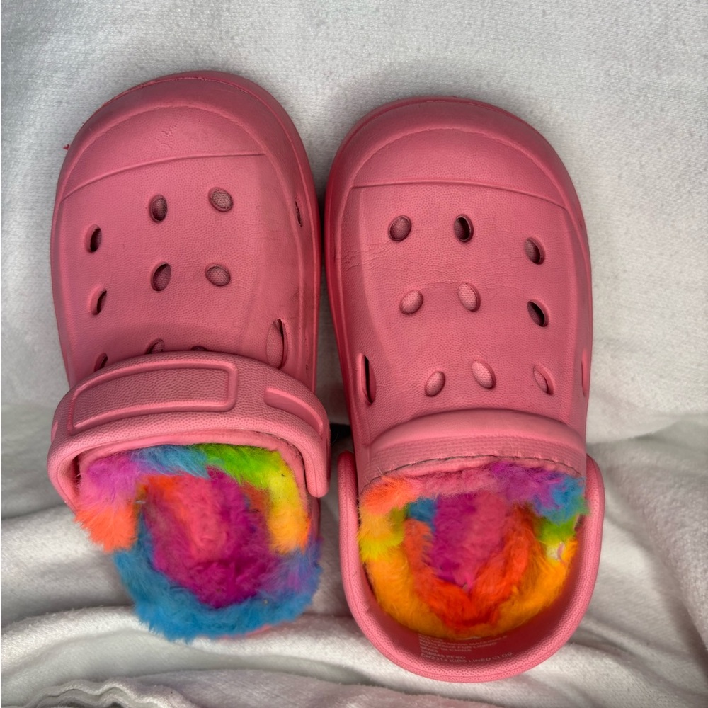 Pink rainbow fully slippers